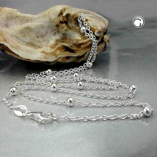 Collier argent sterling à boules, vue rapprochée