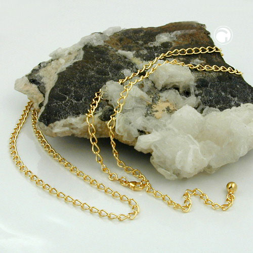 Collier plaqué or longue chaîne réglable vue de côté