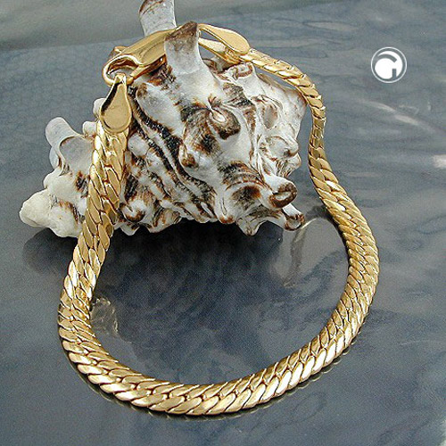 Collier doré large maille plate 5 mm vue rapprochée