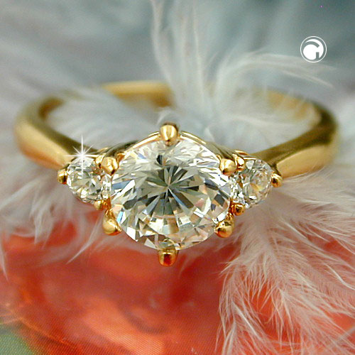 Bague ornée de zirconiums blancs sur fond noir