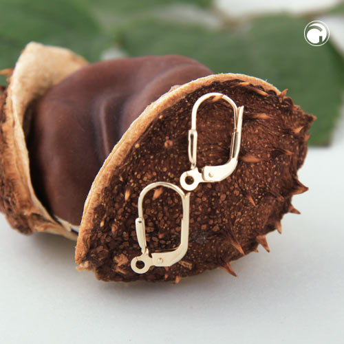 Paire de boucles d'oreilles en or 8K vue de profil
