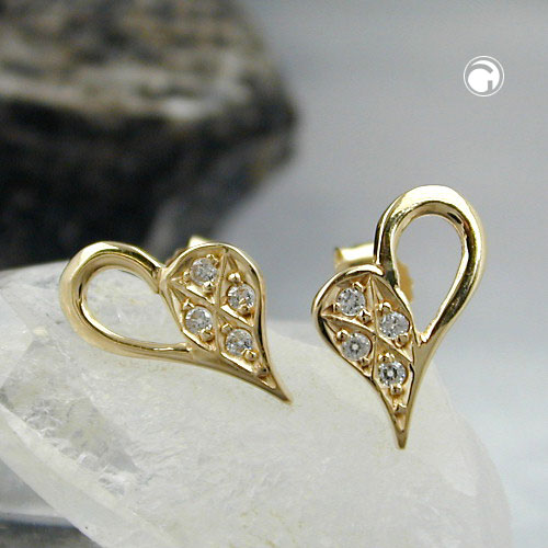 Boucles d'oreilles or coeur, détail du fermoir papillon