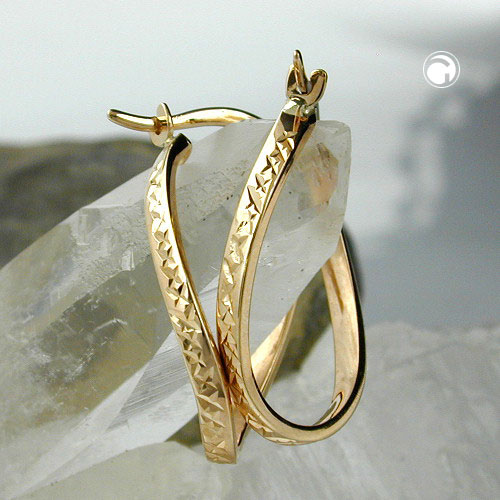 Créoles or jaune taille diamant sur fond blanc
