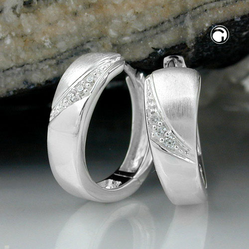 Paire de boucles d'oreilles argent sterling et zirconia, vue de face