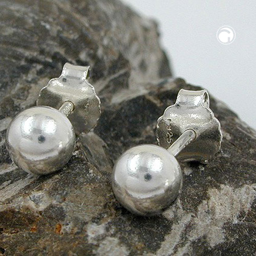 Paire de boucles d'oreilles argent sterling boules 5 mm sur fond neutre