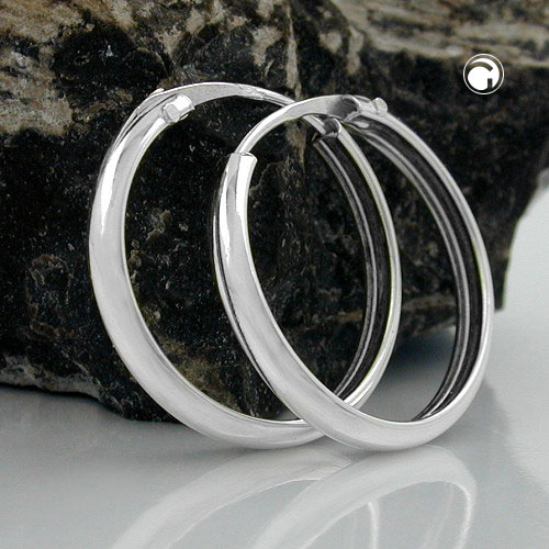 Paire de boucles d'oreilles hoop en argent sterling brillant