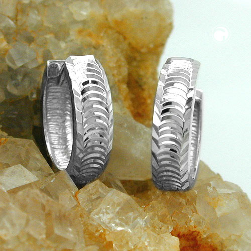 Paire de boucles d'oreilles argent sterling à facettes diamant