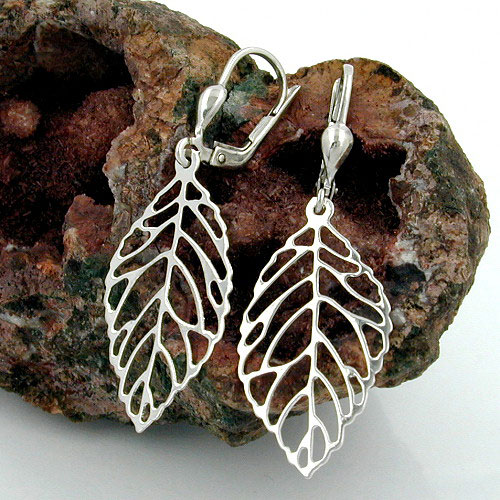 Paire de boucles d'oreilles argent sterling modèle feuille, fermoir levier