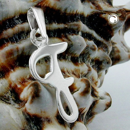 Pendentif lettre F argent sterling, détail de la surface brillante