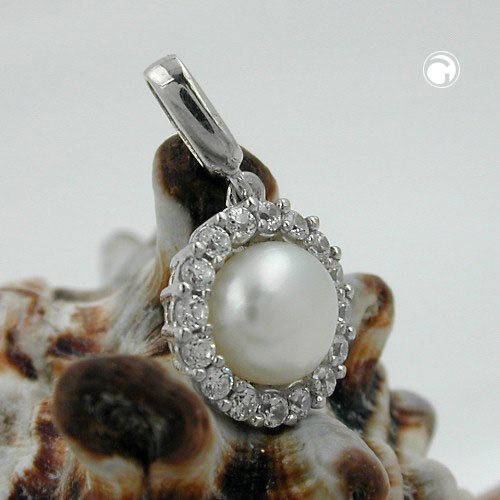 Vue rapprochée du pendentif argent perle zirconias