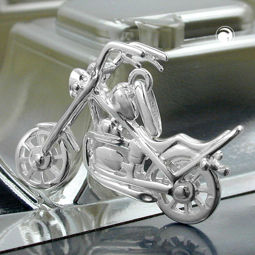 Vue de côté du pendentif chopper argent sterling 925