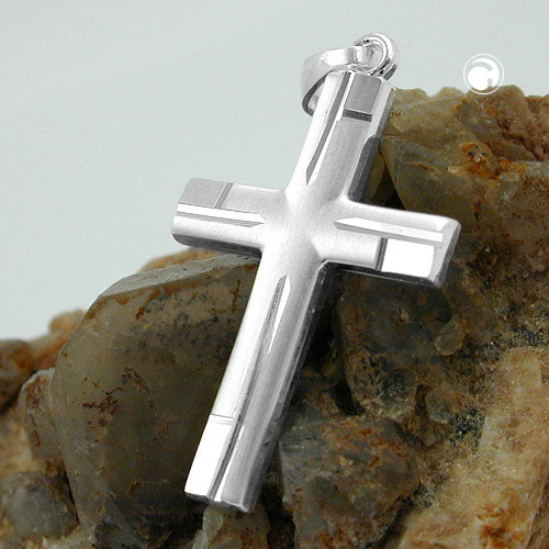 Vue rapprochée pendentif croix argent 925 finition mate