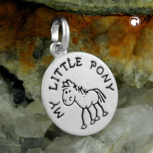 Bijou enfant argent sterling pendentif poney gravé, vue de face