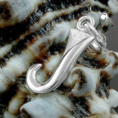 Pendentif lettre J argent sterling, vue détaillée de la surface mate et brillante