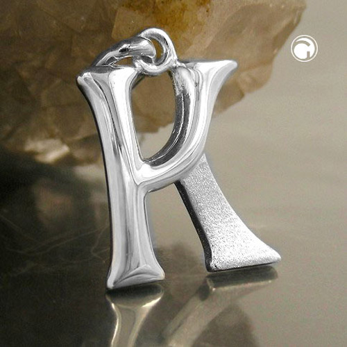 Bijou lettre K en argent sterling, vue de face, style minimaliste
