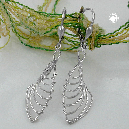 Paire de boucles d'oreilles argent sterling à levier, vue de profil