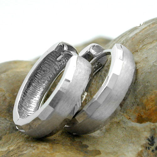 Paire de boucles d'oreilles argent sterling avec finition rhodiée