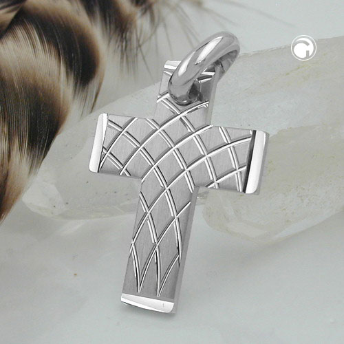 Pendentif croix en argent sterling, gros plan