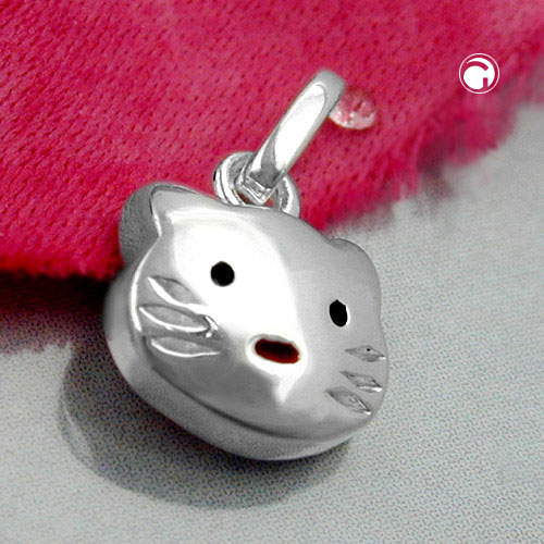 Vue rapprochée pendentif chat argent sterling avec détails laqués