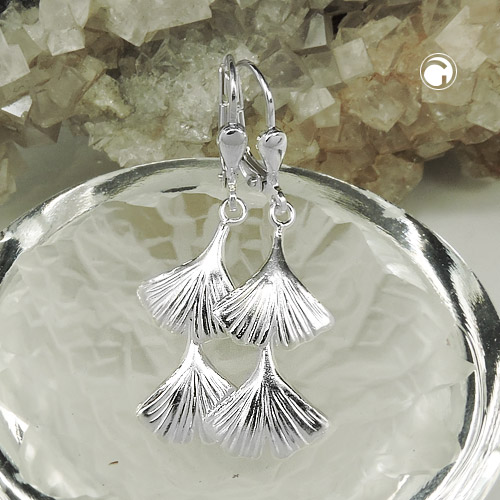 Paire de boucles d'oreilles argent sterling forme ginkgo, vue de profil