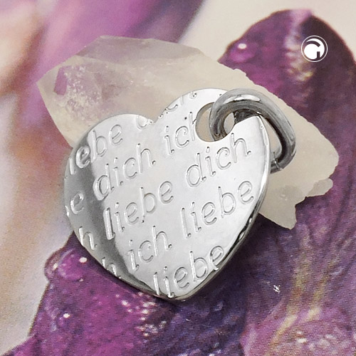 Vue rapprochée du pendentif argent sterling forme cœur avec inscription ICH LIEBE DICH
