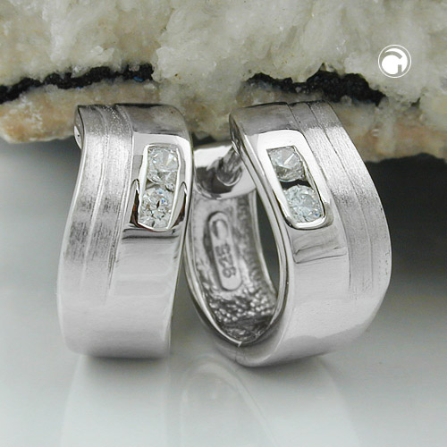 Paire de boucles d'oreilles hoop en argent sterling ornées de zirconias