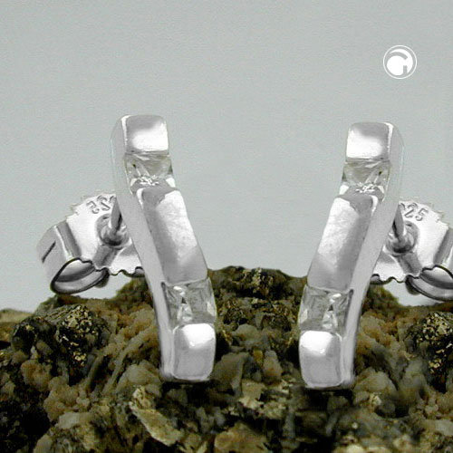 Paire de boucles d'oreilles argent sterling zirconia, de profil