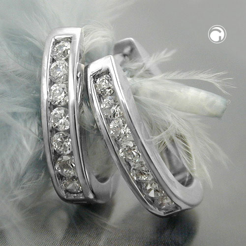 Paire de boucles d'oreilles argent sterling zirconium vue de profil