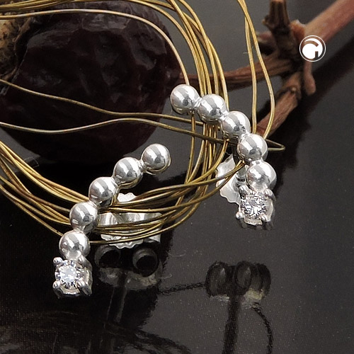Paire de boucles d'oreilles studs en argent sterling et zirconias