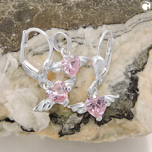 Boucles d'oreilles argent sterling coeur avec zirconia rose vue détail