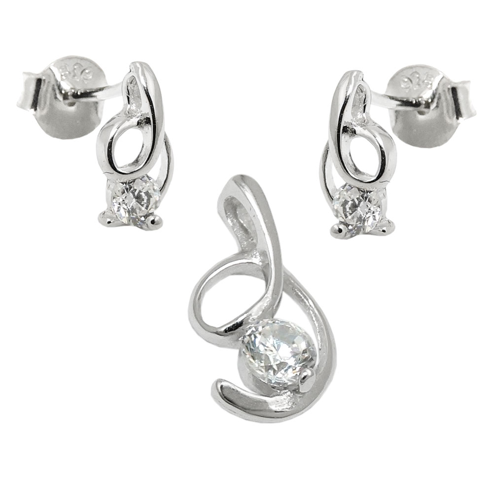Boucles d'oreilles argent 925 avec zirconium sur fond blanc