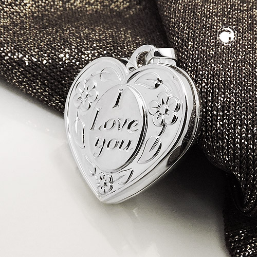 Médaillon argent gravé I Love You vue détail