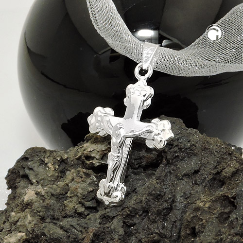 Croix argent 925 vue de face, finition polie