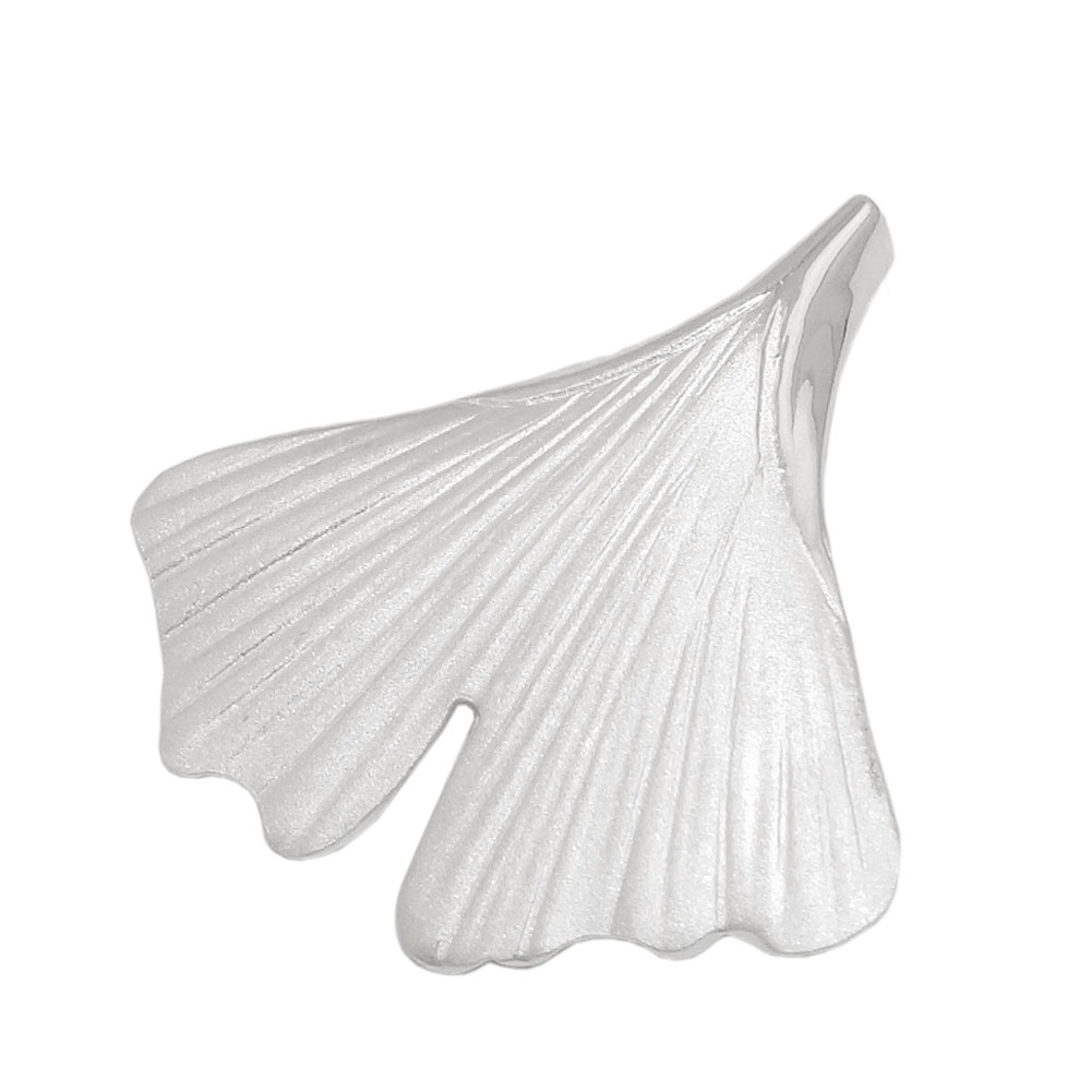 Pendentif argent 925 feuille de Ginkgo sur fond blanc