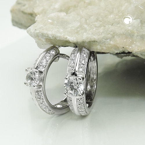 Paire de boucles d'oreilles hoop en argent sterling et zirconia