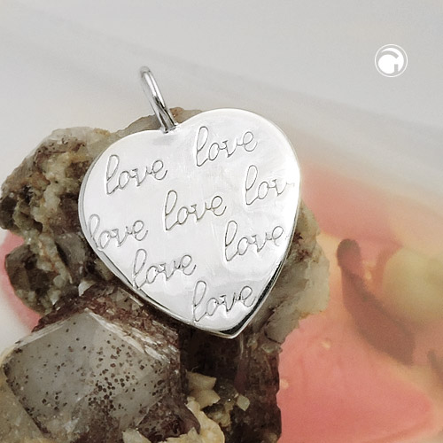 Pendentif argent sterling forme coeur avec inscription love, détail