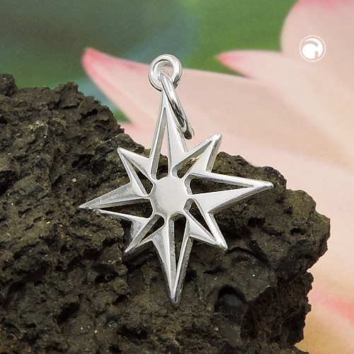 Pendentif argent sterling motif windrose sur fond blanc