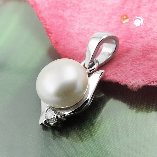 Pendentif perle d'eau douce argent sterling sur fond blanc