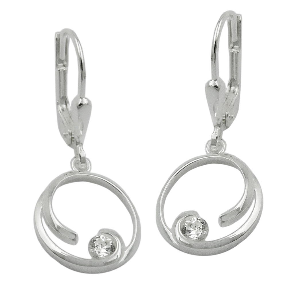 Boucles d'oreilles argent 925 avec zirconium sur fond blanc