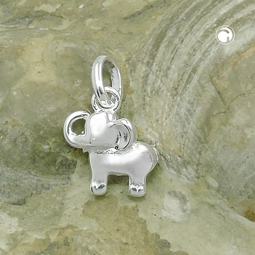 Pendentif argent sterling motif éléphant sur fond blanc