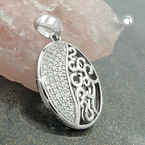 Pendentif argent sterling zirconias sur fond blanc