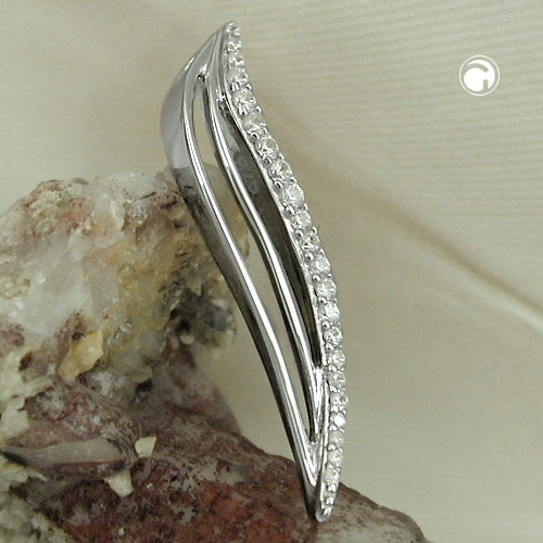 Vue détaillée du pendentif argent sterling et zirconias