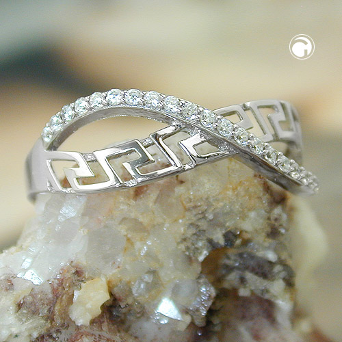 Bague argent sterling ornée de zirconias, portée au doigt