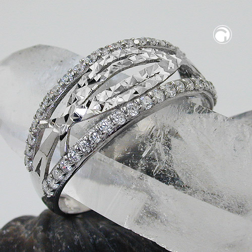 Bague argent 925 zircons vue de profil sur fond clair