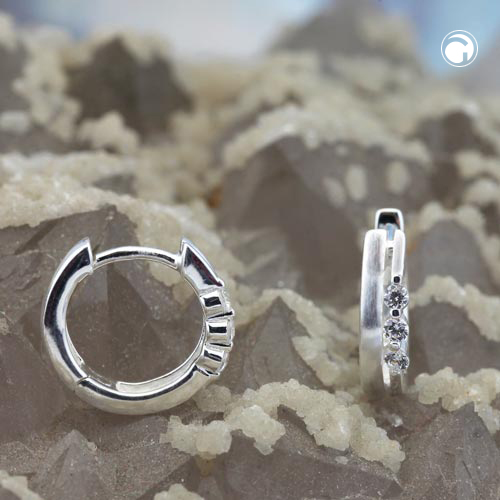 Créoles argent sterling zirconias de profil